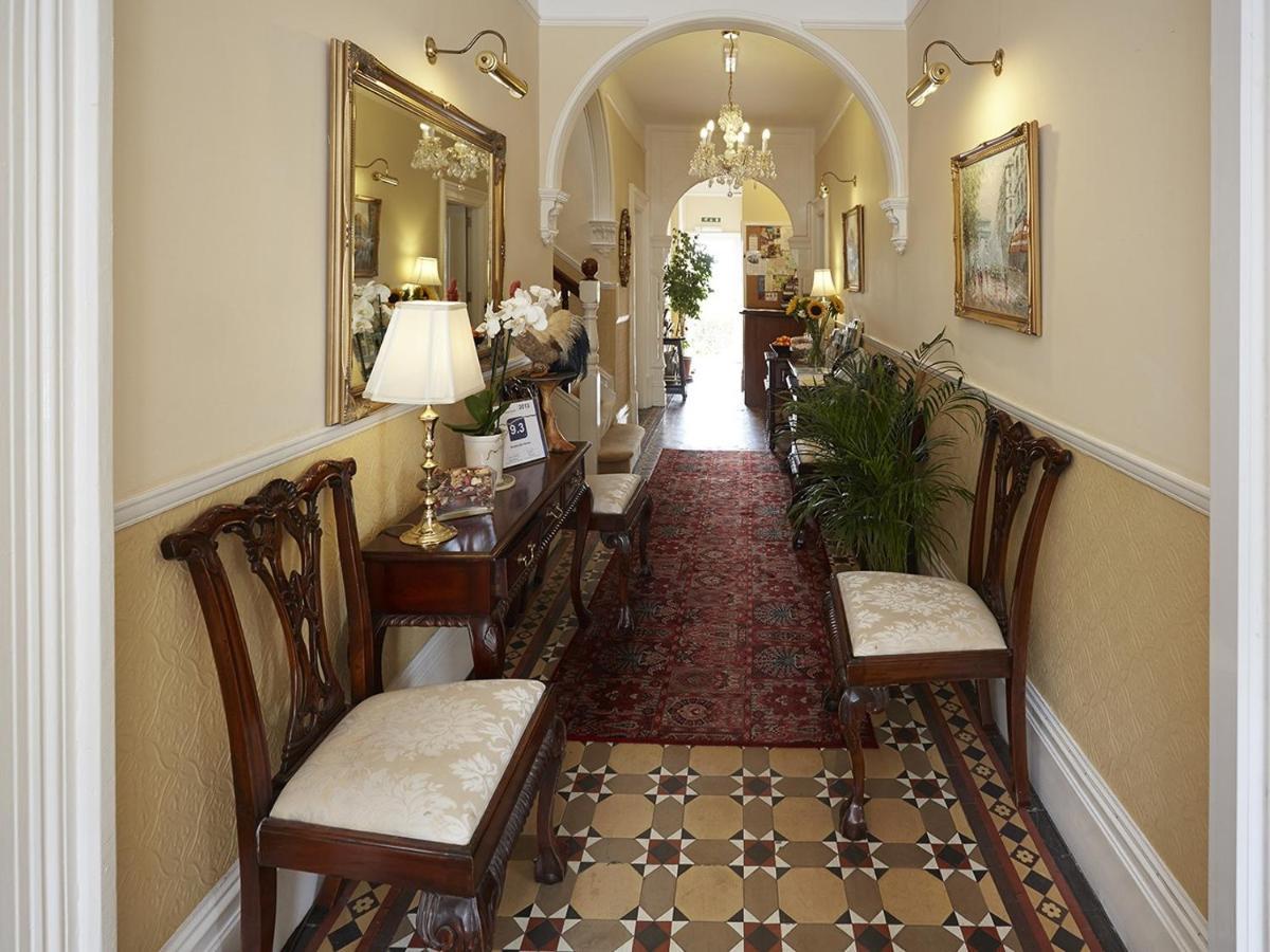 ซอเมอร์วิลล์ เฮาส์ Bed & Breakfast เฮริฟอร์ด ภายนอก รูปภาพ