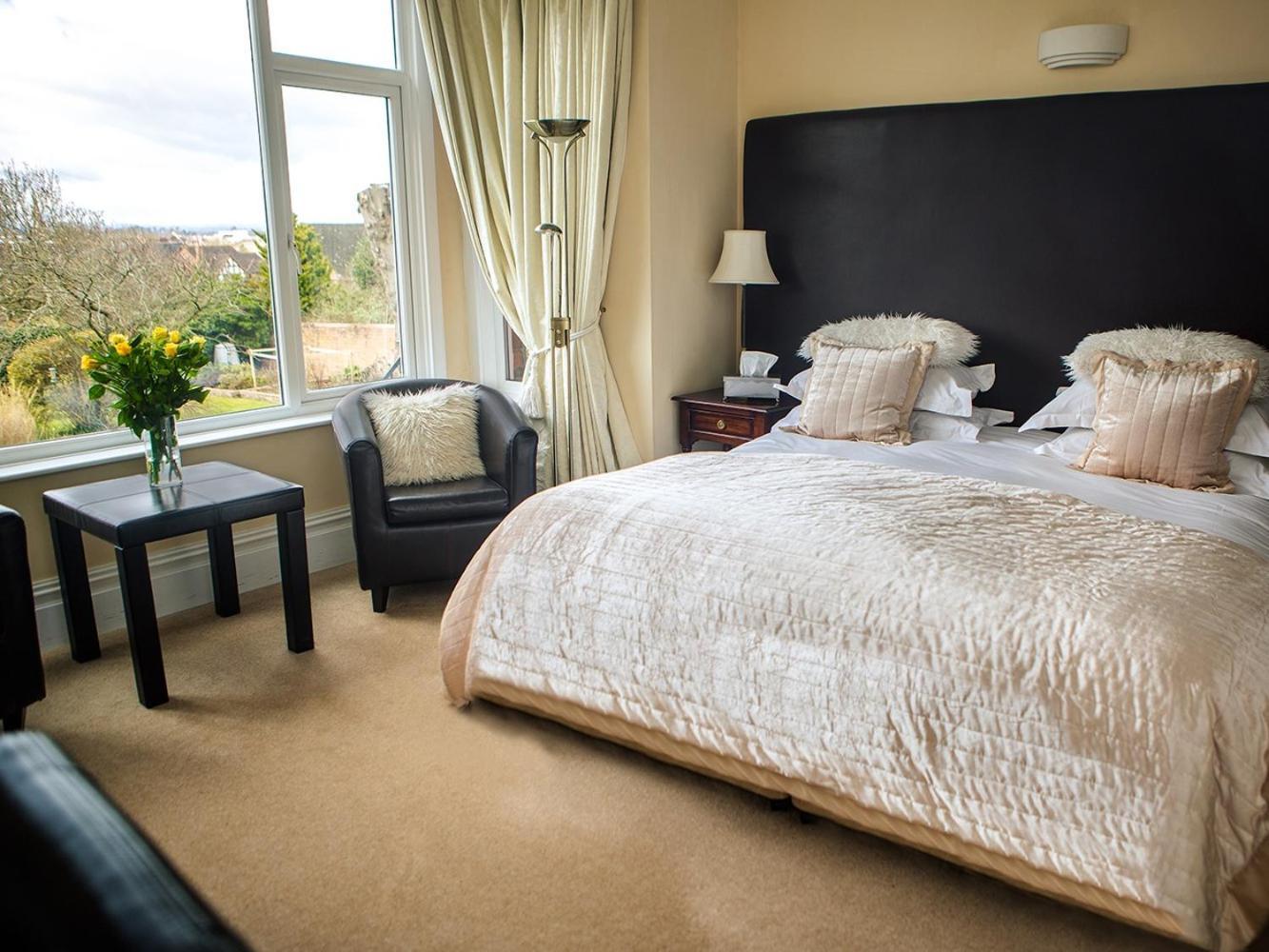 ซอเมอร์วิลล์ เฮาส์ Bed & Breakfast เฮริฟอร์ด ภายนอก รูปภาพ